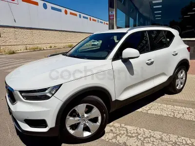 Usado Volvo XC40 Momentum 129 CV (94 kW) 2021 Blanco SUV
