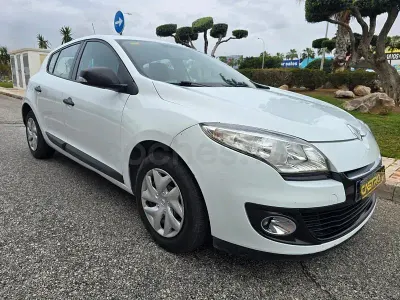 Usado Renault Mégane Authentique 90 CV (66 kW) 2012 Blanco Berlina