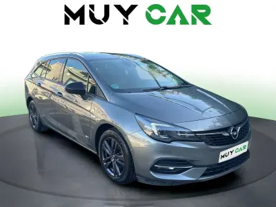 Usado Opel Astra GS Line 131 CV (96 kW) 2022 Plateado Utilitario