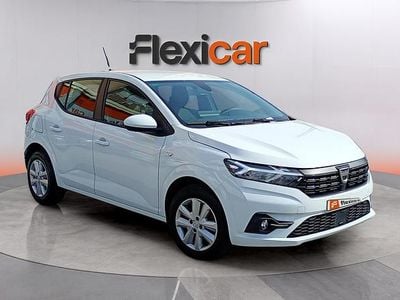 Usado Dacia Sandero Acces 67 CV (49 kW) 2022 Blanco Berlina