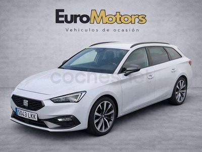 Usado Seat Leon FR 150 CV (110 kW) 2020 Blanco Familiar