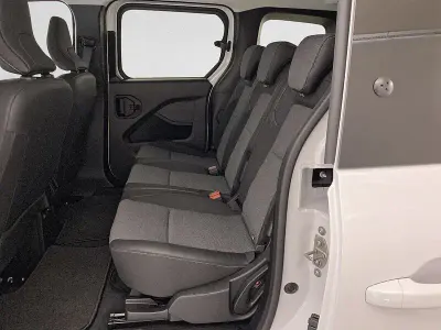 Usado Renault Kangoo Equilibre 88 kW (120 CV) 2024 Gris Monovolumen
