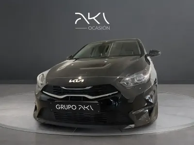 Usado Kia Ceed 100 CV (73 kW) 2024 Negro Utilitario