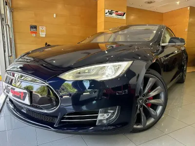 Usado Tesla Model S 344 kW (469 CV) 2015 Azul metalizado Utilitario