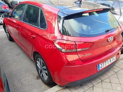 Usado Hyundai i30 116 CV (85 kW) 2019 Granate Berlina