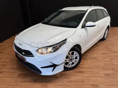 Usado Kia Ceed 136 CV (100 kW) 2022 Blanco Utilitario