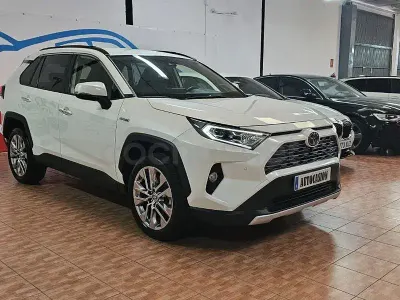 Usado Toyota RAV4 Hybrid Luxury 218 CV (160 kW) 2021 Blanco SUV