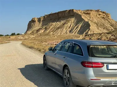 Usado Mercedes E220 194 CV (142 kW) 2018 Gris / plata Familiar