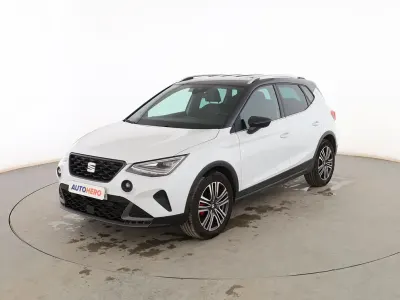Usado Seat Arona FR 115 CV (84 kW) 2024 Blanco SUV