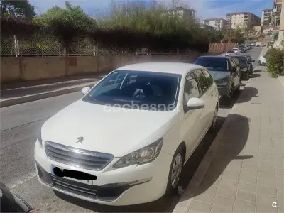 Usado Peugeot 308 SW Access 120 CV (88 kW) 2016 Blanco Familiar
