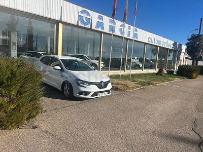 Usado Renault Mégane IV Business 115 CV (84 kW) 2020 Blanco Berlina