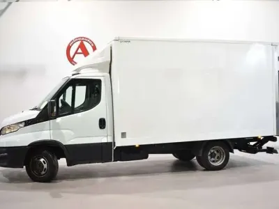 Usado Iveco Daily 156 CV (114 kW) 2022 Blanco Van