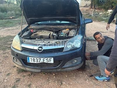 Negro Usado 2007 Opel Astra Sport Berlina | 500 €