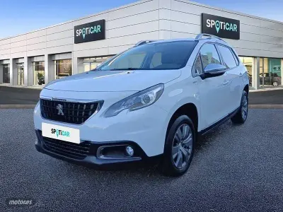 Usado Peugeot 2008 Signature Sky 82 CV (60 kW) 2019 Blanco SUV
