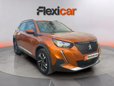 Usado Peugeot 2008 Allure 131 CV (96 kW) 2020 Naranja SUV