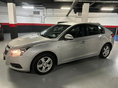 Usado Chevrolet Cruze LT 124 CV (91 kW) 2012 Gris / plata Berlina