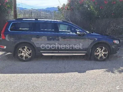 Usado Volvo XC70 Summum 205 CV (150 kW) 2012 Azul Familiar