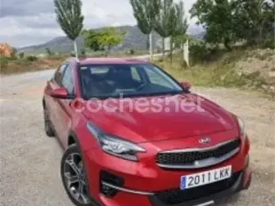 Usado Kia XCeed 120 CV (88 kW) 2020 Rojo SUV