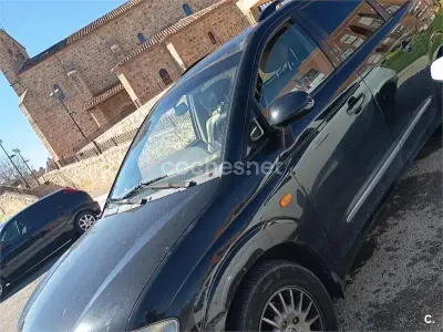 Usado SsangYong Rodius Limited 165 CV (121 kW) 2007 Verde Monovolumen