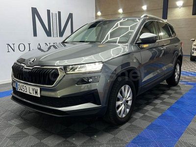 Usado Skoda Karoq Ambition 115 CV (84 kW) 2022 Gris / plata SUV