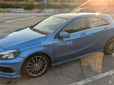 Usado Mercedes A250 AMG line 211 CV (155 kW) 2012 Azul Utilitario