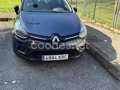 Usado Renault Clio IV Zen 90 CV (66 kW) 2018 Gris / plata Berlina