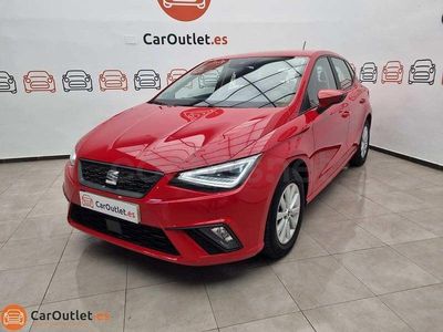 Usado Seat Ibiza Style Plus 110 CV (80 kW) 2022 Rojo Utilitario