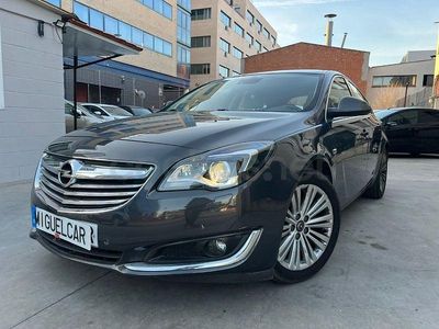 Usado Opel Insignia Excellence 140 CV (102 kW) 2014 Negro Familiar