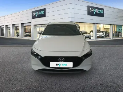 Używany Mazda 3 Prime-Line 140 KM (102 kW) 2024 Biały Sedan/Limuzyna