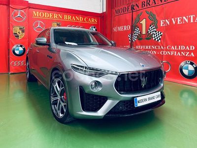 Usado Maserati Levante 330 CV (242 kW) 2022 Gris / plata SUV