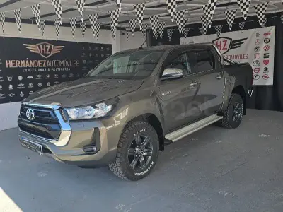 Usado Toyota HiLux 150 CV (110 kW) 2021 Verde Pickup/Camioneta