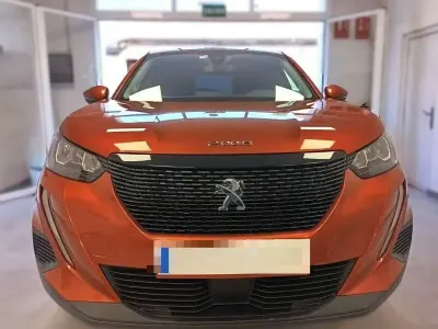 Usado Peugeot 2008 Active 101 CV (74 kW) 2021 Marrón SUV