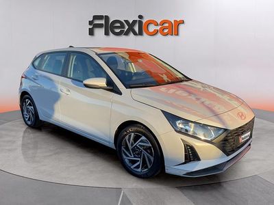 Usado Hyundai i20 84 CV (61 kW) 2024 Gris Utilitario