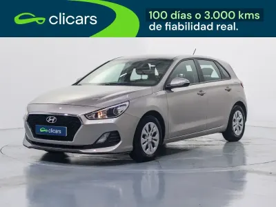 Usado Hyundai i30 GO! 120 CV (88 kW) 2019 Gris Berlina