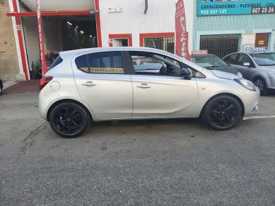Usado Opel Corsa Color Edition 90 CV (66 kW) 2016 Plateado Utilitario