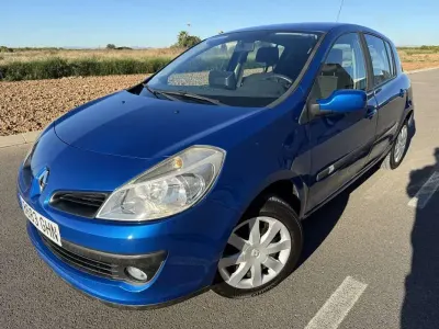 Usado Renault Clio Business 68 CV (50 kW) 2008 Azul Utilitario