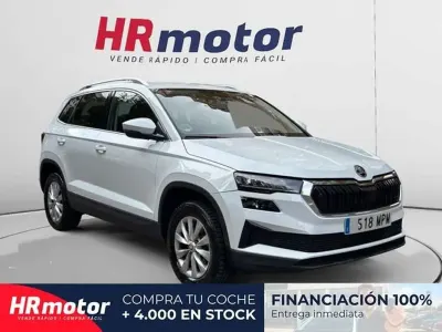Usado Skoda Karoq Ambition 116 CV (85 kW) 2024 Blanco SUV