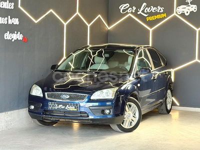 Usado Ford Focus Trend 109 CV (80 kW) 2005 Azul Berlina