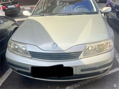 Usado Renault Laguna II Dynamique 120 CV (88 kW) 2002 Gris / plata Berlina