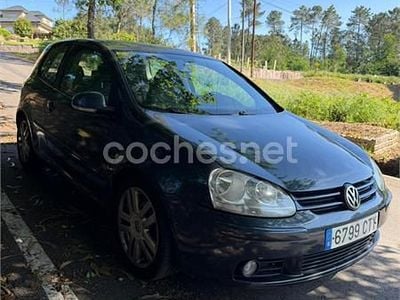 Usado VW Golf IV 110 CV (80 kW) 2005 Azul Berlina