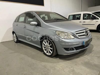 Mercedes B200
