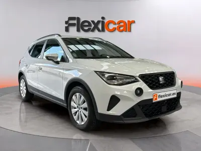 Usado Seat Arona Style 110 CV (80 kW) 2024 Negro SUV