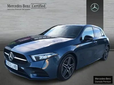 Usado Mercedes A200 AMG line 150 CV (110 kW) 2021 Azul denim Berlina