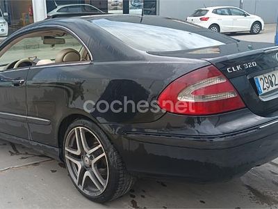 Usado Mercedes CLK270 Elegance 170 CV (125 kW) 2005 Negro Coupe