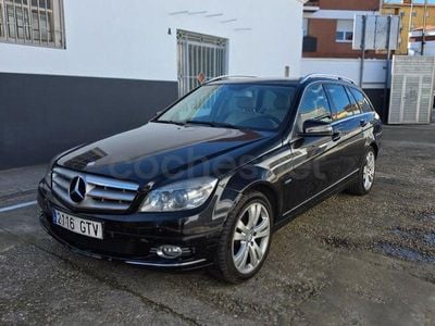 Usado Mercedes C200 136 CV (100 kW) 2010 Negro Familiar