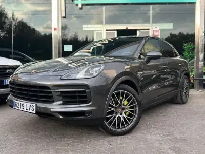 Käytetty Porsche Cayenne 462 HP (339 kW) 2021 Harmaa Katumaasturi