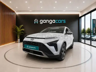 Usado Hyundai Bayon 100 CV (73 kW) 2023 Gris / plata SUV