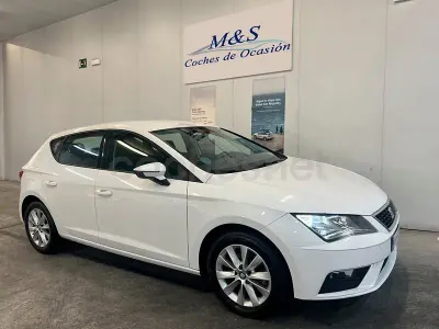 Usado Seat Leon Style 110 CV (80 kW) 2018 Blanco Berlina