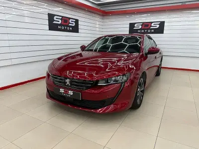 Usado Peugeot 508 Allure 225 CV (165 kW) 2020 Rojo Familiar