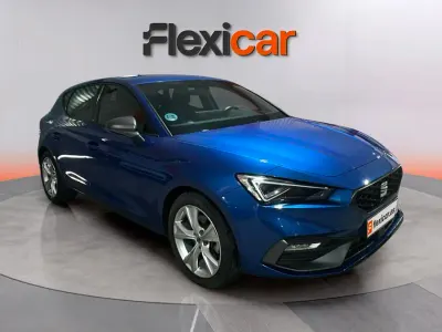 Usado Seat Leon FR 150 CV (110 kW) 2025 Azul Familiar